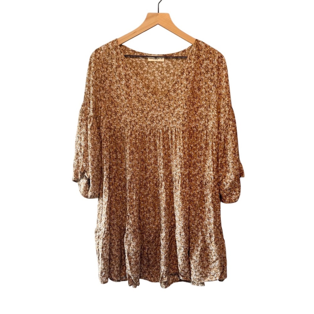 Natural Life Tan Floral Ditsy Tiered Babydoll Tunic Top V-Neck 3/4 Sleeve Size M